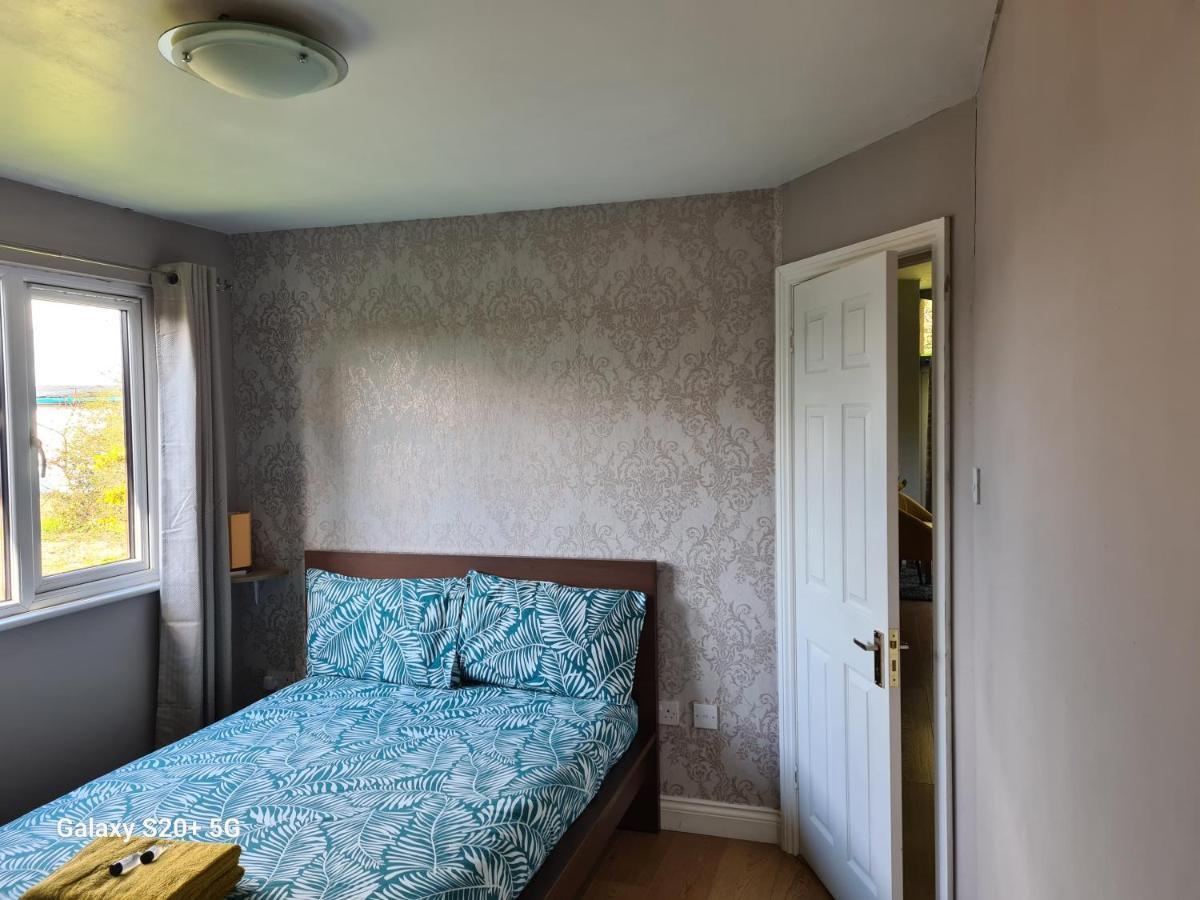 The Reading Whole Chalet With Lake And Two Acre Gardens Eksteriør billede